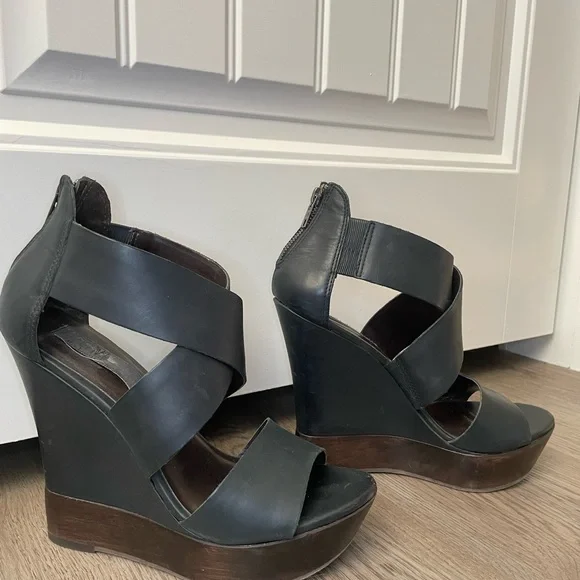 Wedge sandal women’s size 7 - Picture 3 of 8